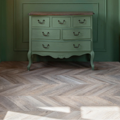 Кварц-виниловая плитка LVT (клеевая) Vinilam Chevron Glue Шеврон Шампань (2,86 м2). Фотографии, цена, характеристики
